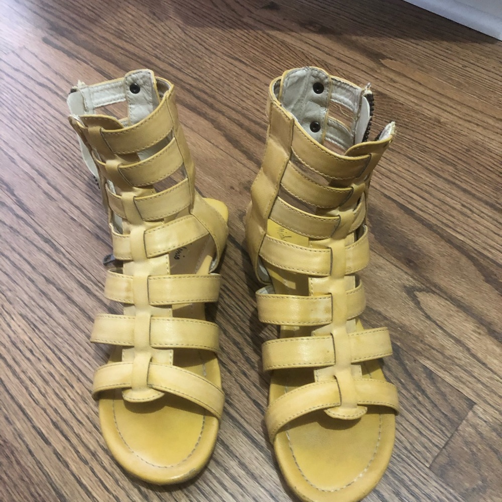 Leather gladiator sandals